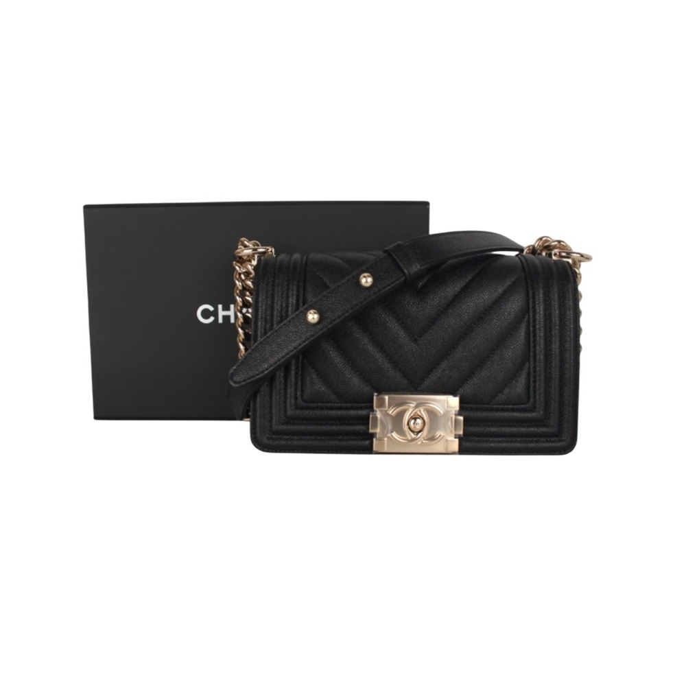 CHANEL BOY SHOULDER BAG